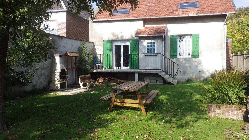 The Poppy'S Vila Aveluy Exterior foto